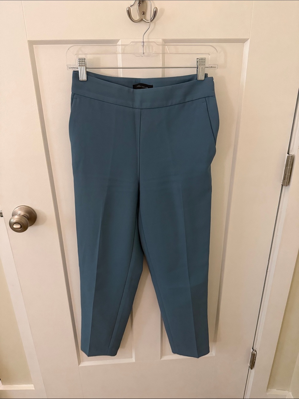 Ann Taylor Side Zip Fluid Crepe Ankle Pants